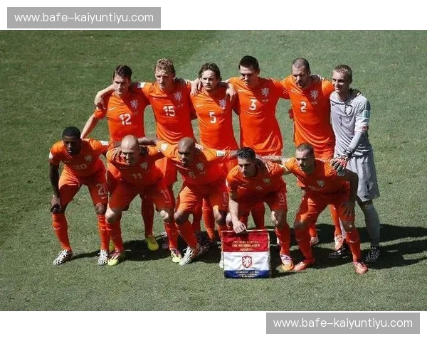 橙色风暴席卷欧国联：荷兰郁金香与波黑飞龙的终极博弈，谁能统治绿茵之巅？